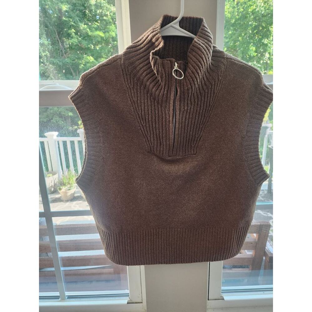 Women's Medium Sweater Vest